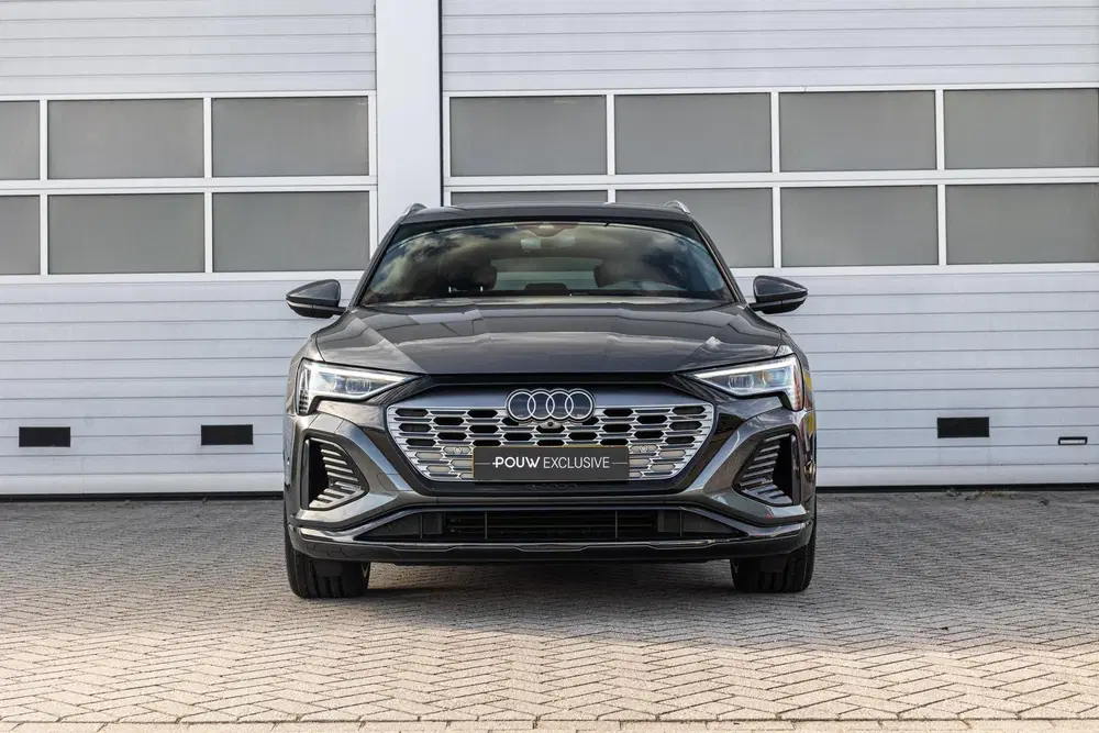 Audi Q8 e-tron 55 408pk quattro S edition 115 kWh uit 2023, foto 9