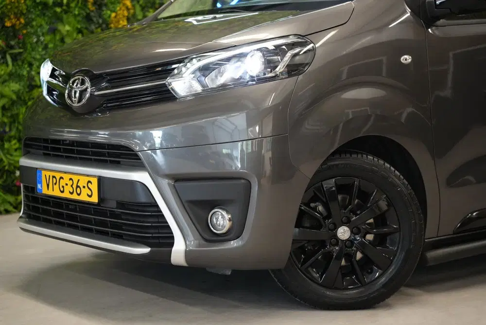 Toyota Proace 2.0 D-4D Black Line Long Automaat uit 2022, foto 11
