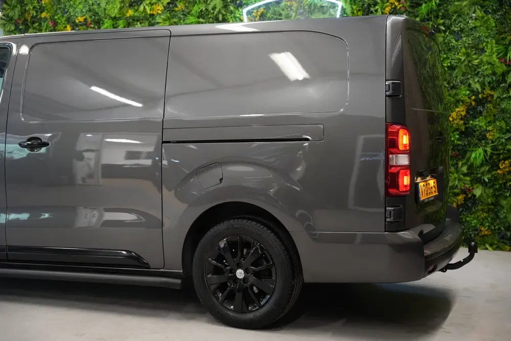 Toyota Proace 2.0 D-4D Black Line Long Automaat uit 2022, foto 12
