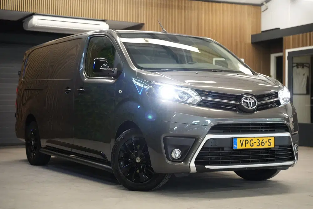 Toyota Proace 2.0 D-4D Black Line Long Automaat uit 2022, foto 5