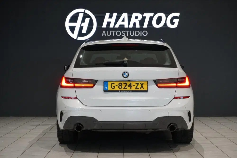 BMW 3-serie 330i High Executive Edition M + INDIVIDU uit 2020, foto 11