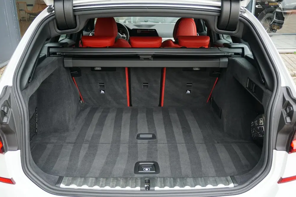 BMW 3-serie 330i High Executive Edition M + INDIVIDU uit 2020, foto 13