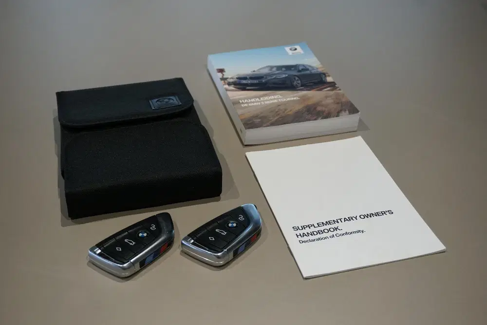 BMW 3-serie 330i High Executive Edition M + INDIVIDU uit 2020, foto 15