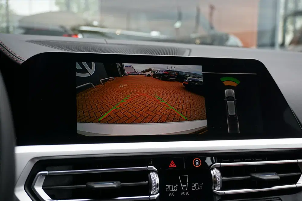 BMW 3-serie 330i High Executive Edition M + INDIVIDU uit 2020, foto 5