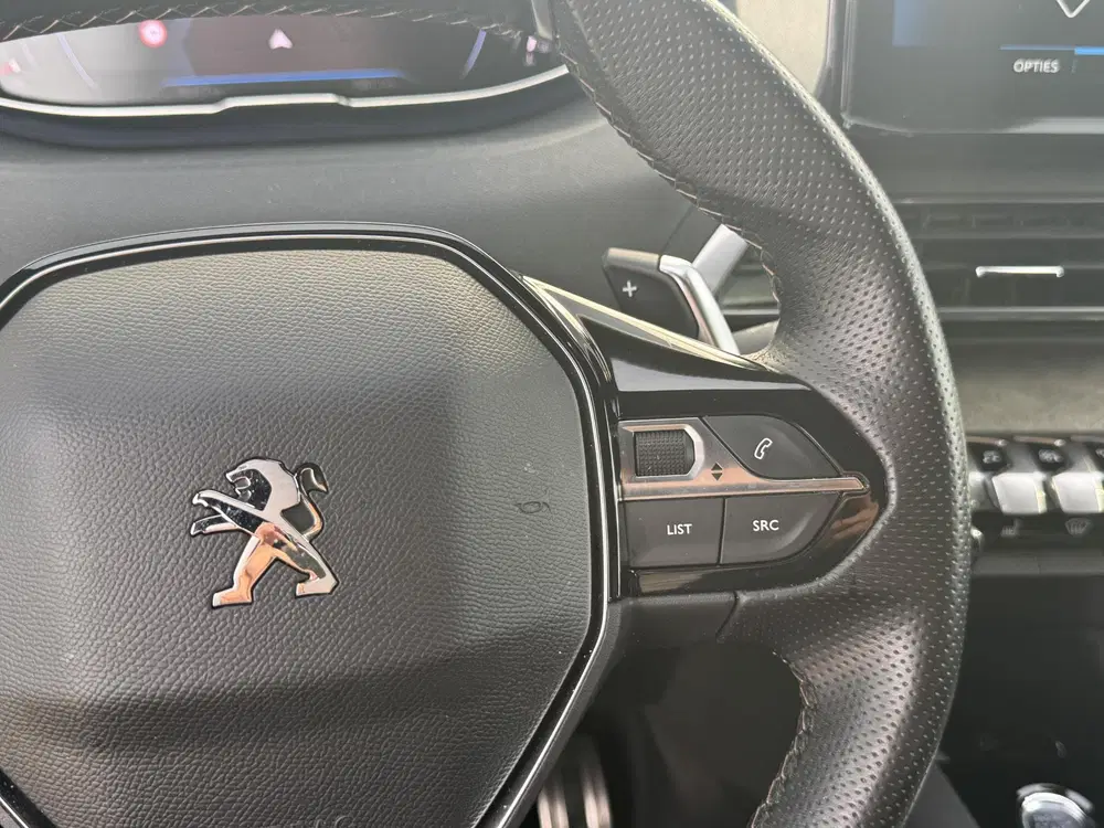Peugeot 3008 1.2 PureTech GT uit 2021, foto 15