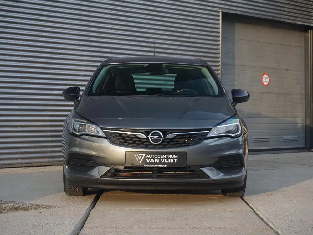Opel Astra 1.4 Edition uit 2022, foto 3