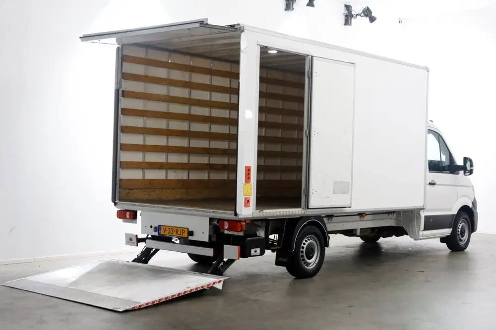 Volkswagen Crafter 35 2.0 TDI 140pk Bakwagen met laadklep en uit 2021, foto 12