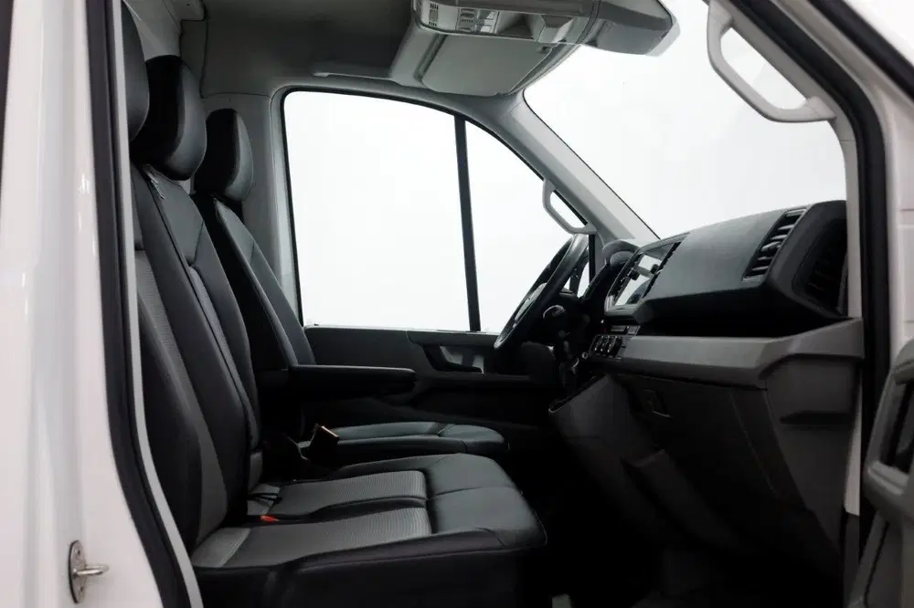 Volkswagen Crafter 35 2.0 TDI 140pk Bakwagen met laadklep en uit 2021, foto 5