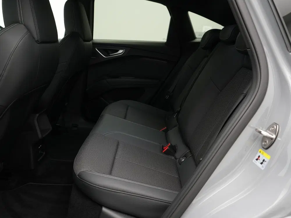 Audi Q4 e-tron 45 S Edition 286 PK 82 kWh uit 2024, foto 15