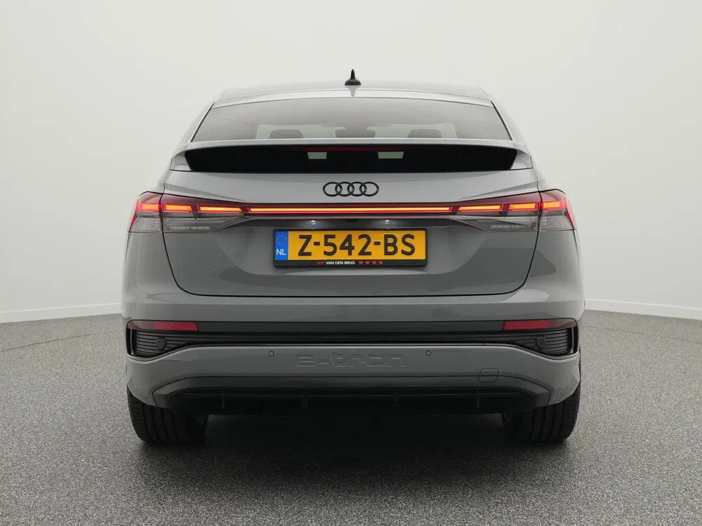 Audi Q4 e-tron 45 S Edition 286 PK 82 kWh uit 2024, foto 7