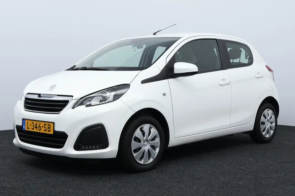 Peugeot 108 1.0 e-VTi Active uit 2021, foto 2