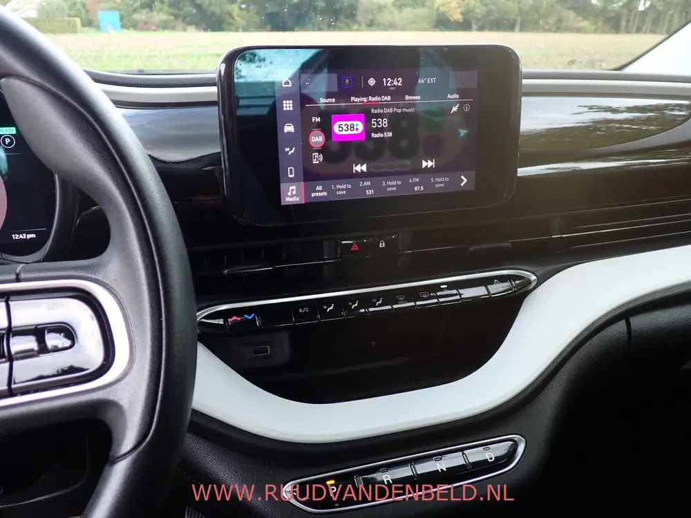 Fiat 500 42kWh 88%SOH PASSION CARPLAY uit 2021, foto 14