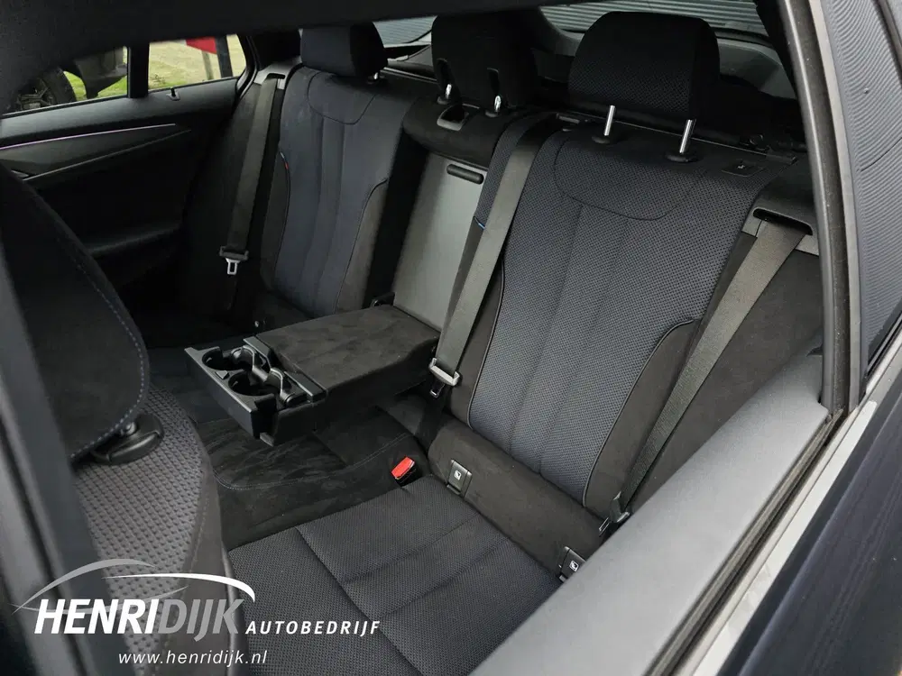 BMW 5-serie 530i xDrive High Executive M Sport Pano uit 2019, foto 14