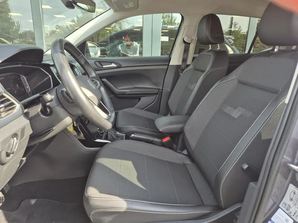 Volkswagen T-Cross 1.0 TSI R-Line uit 2022, foto 7