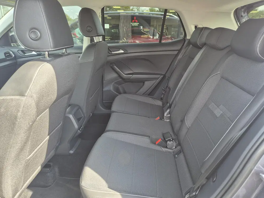 Volkswagen T-Cross 1.0 TSI R-Line uit 2022, foto 8