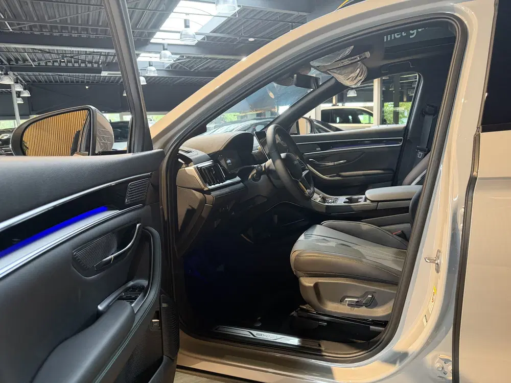 BYD Seal U 1.5 T DM-i AWD Design ULTRA BLACK EDITION uit 2026, foto 7