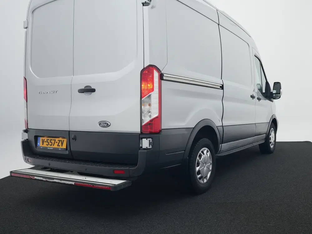 Ford Transit 350 2.0 TDCI 130 pk L2H2 Trend uit 2019, foto 5