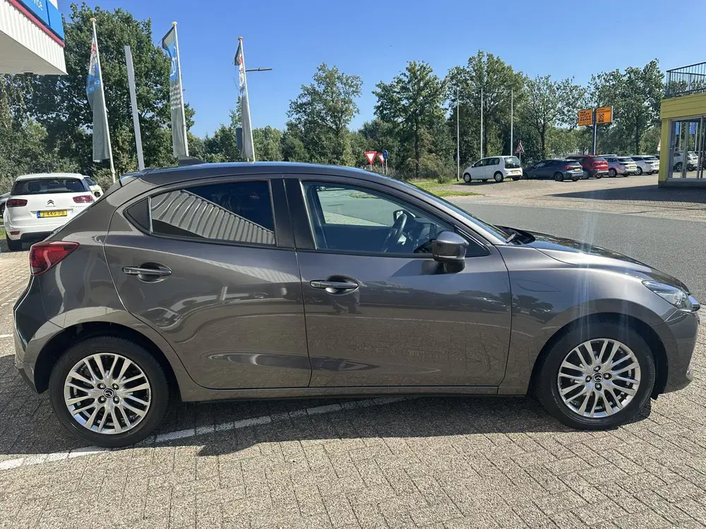 Mazda 2 1.5 Skyactiv-G Luxury uit 2021, foto 8
