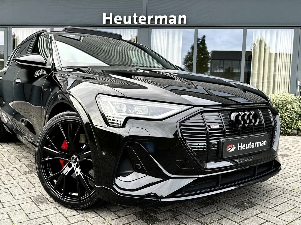 Audi e-tron 50 Quattro S Line Black uit 2021, foto 7