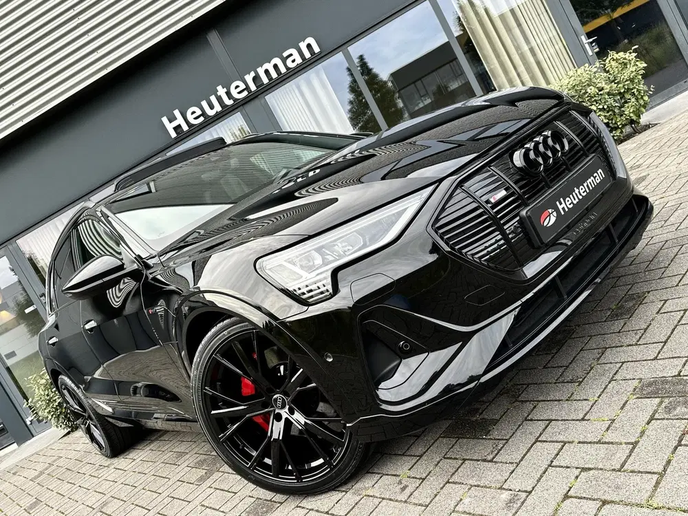 Audi e-tron 50 Quattro S Line Black uit 2021, foto 9