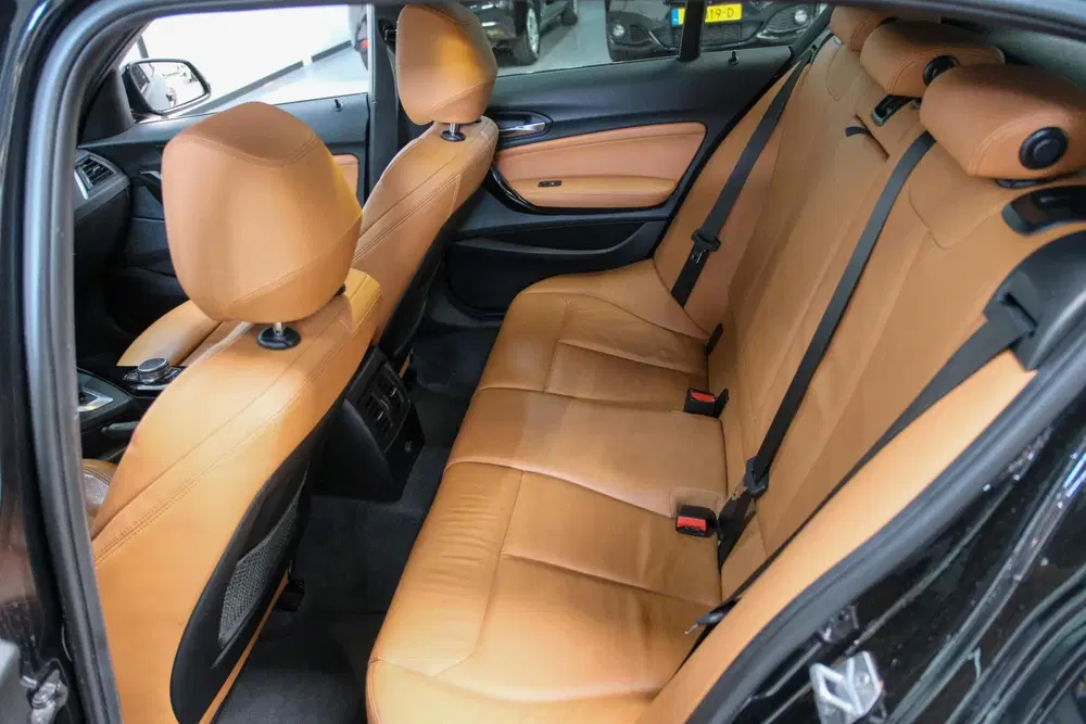 BMW 1-serie 118i Edition Sport Line Shadow uit 2019, foto 11