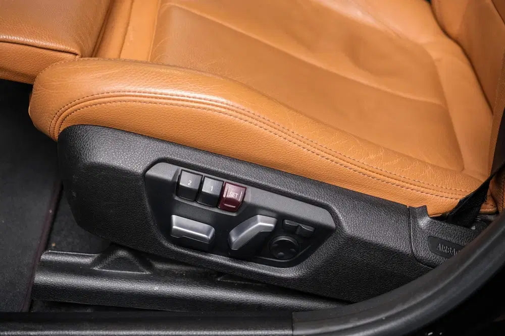 BMW 1-serie 118i Edition Sport Line Shadow uit 2019, foto 12