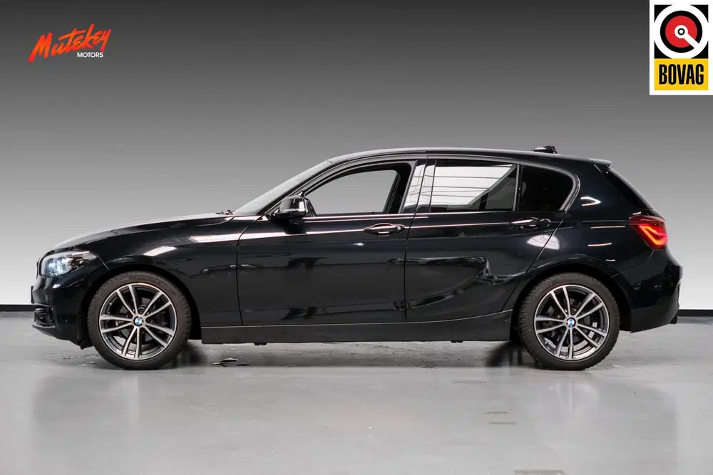BMW 1-serie 118i Edition Sport Line Shadow uit 2019, foto 3