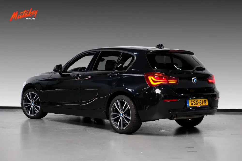 BMW 1-serie 118i Edition Sport Line Shadow uit 2019, foto 5