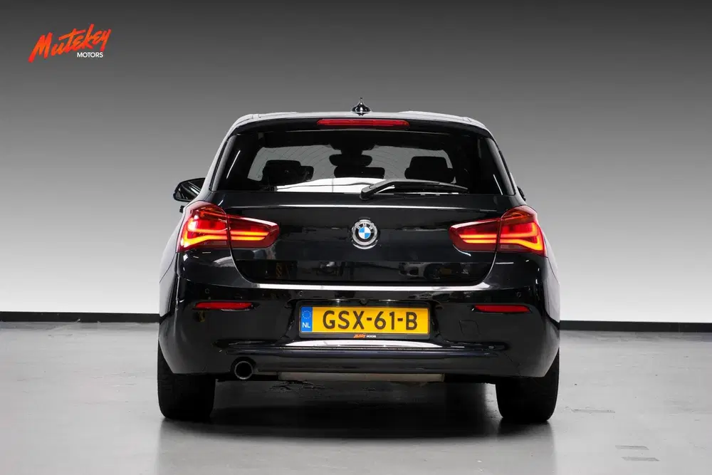BMW 1-serie 118i Edition Sport Line Shadow uit 2019, foto 6