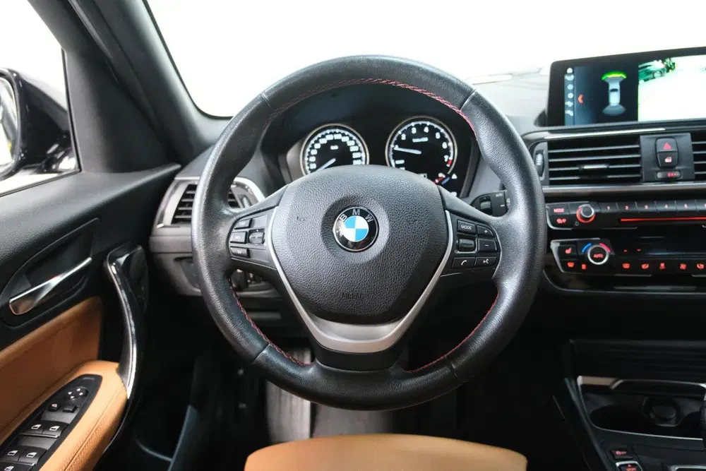 BMW 1-serie 118i Edition Sport Line Shadow uit 2019, foto 8