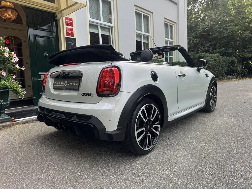 Mini Cabrio 2.0 Cooper S uit 2020, foto 12