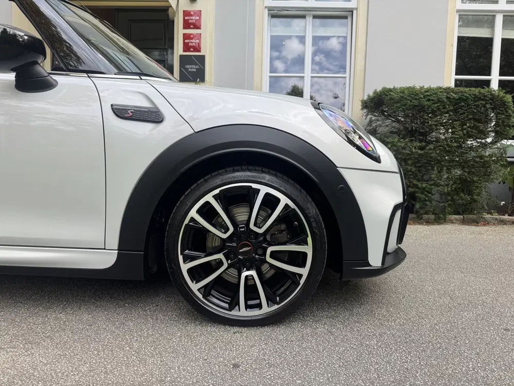 Mini Cabrio 2.0 Cooper S uit 2020, foto 4