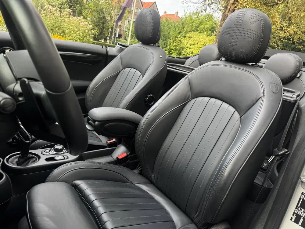 Mini Cabrio 2.0 Cooper S uit 2020, foto 6