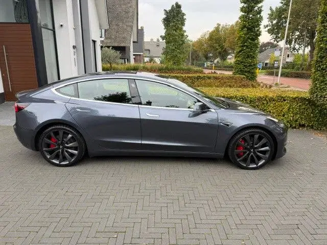 Tesla Model 3 Performance AWD 75 kWh Longrange uit 2019, foto 6