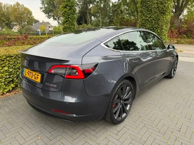 Tesla Model 3 Performance AWD 75 kWh Longrange uit 2019, foto 7