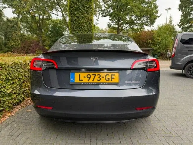 Tesla Model 3 Performance AWD 75 kWh Longrange uit 2019, foto 8
