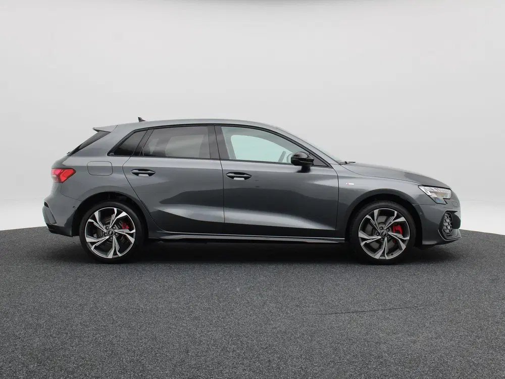 Audi A3 45 TFSi e 272 Pk S-Line Competition uit 2025, foto 7