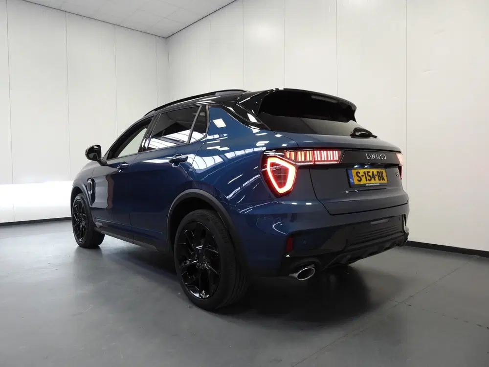 Lynk & Co 01 1.5 PHEV BlackEdition NAVI uit 2023, foto 3
