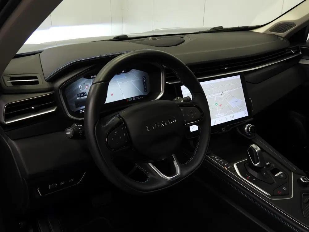 Lynk & Co 01 1.5 PHEV BlackEdition NAVI uit 2023, foto 4