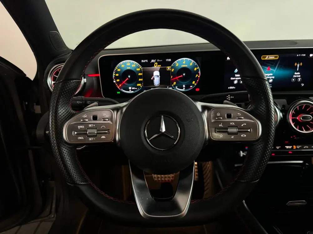 Mercedes-Benz A-Klasse AMG 35 4MATIC Pano uit 2020, foto 11