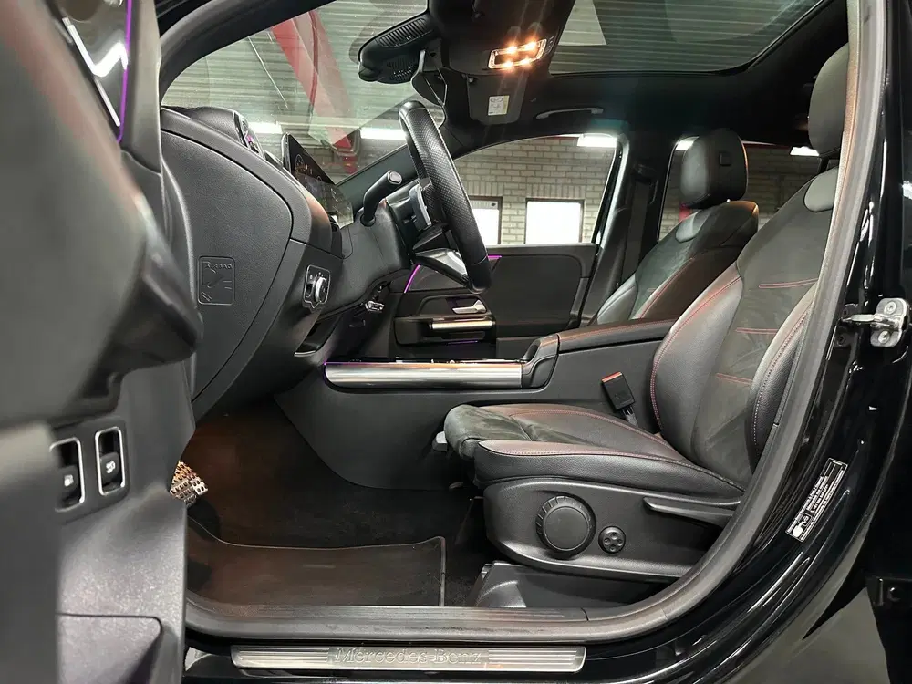 Mercedes-Benz GLA Star Edition AMG Line uit 2024, foto 14