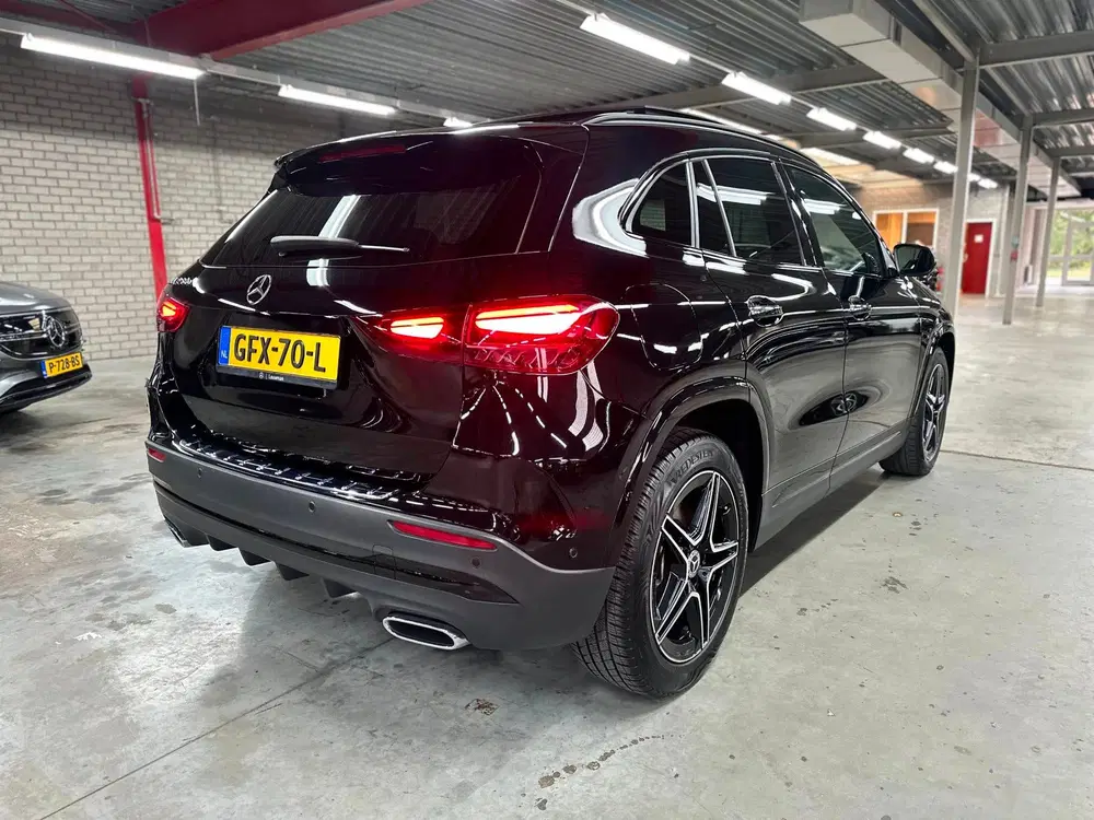 Mercedes-Benz GLA Star Edition AMG Line uit 2024, foto 5