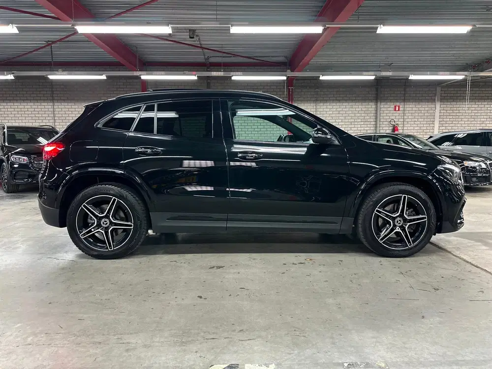Mercedes-Benz GLA Star Edition AMG Line uit 2024, foto 6
