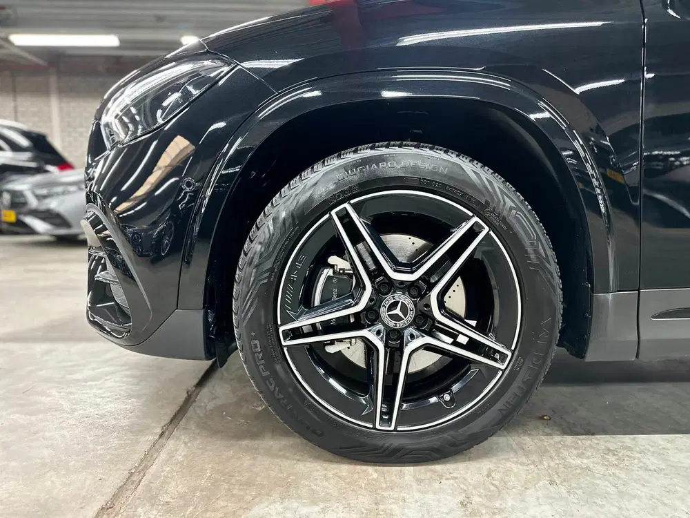 Mercedes-Benz GLA Star Edition AMG Line uit 2024, foto 9