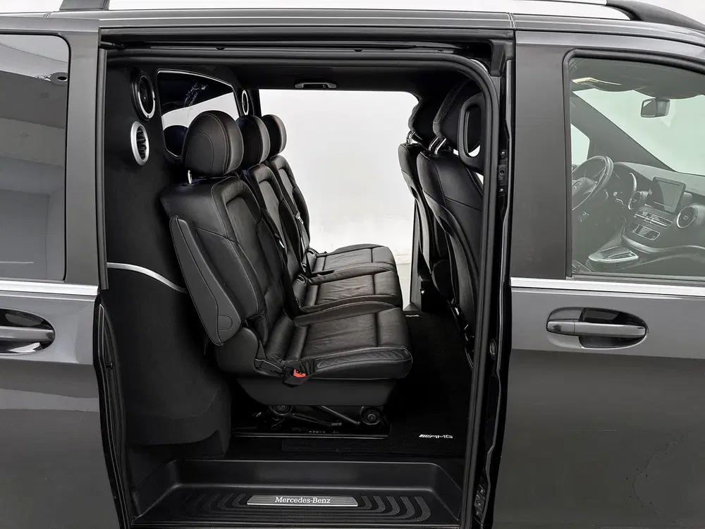 Mercedes-Benz V-Klasse 300d Lang DC Avantgarde AMG line Lede uit 2020, foto 14