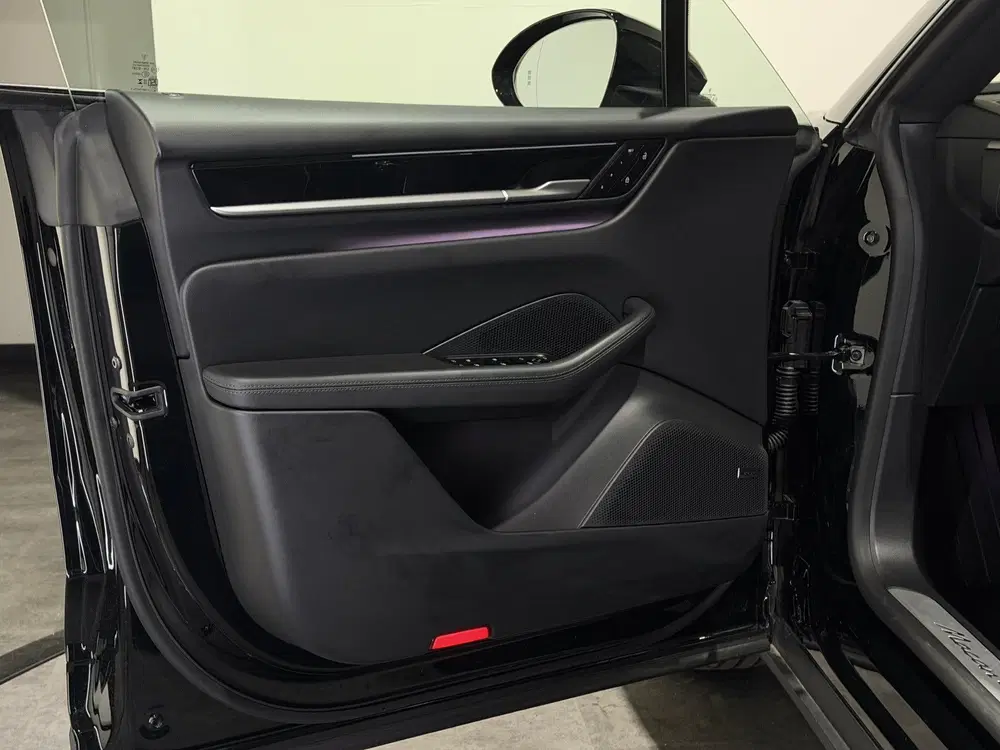 Porsche Macan 4 100 kWh uit 2025, foto 13