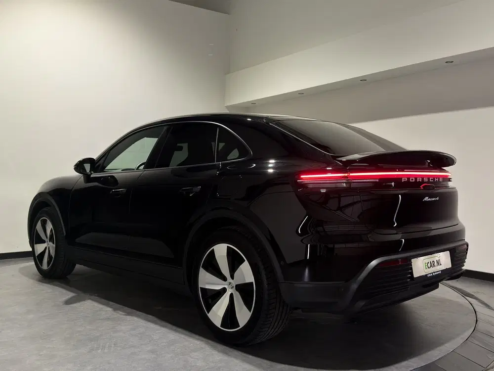 Porsche Macan 4 100 kWh uit 2025, foto 2