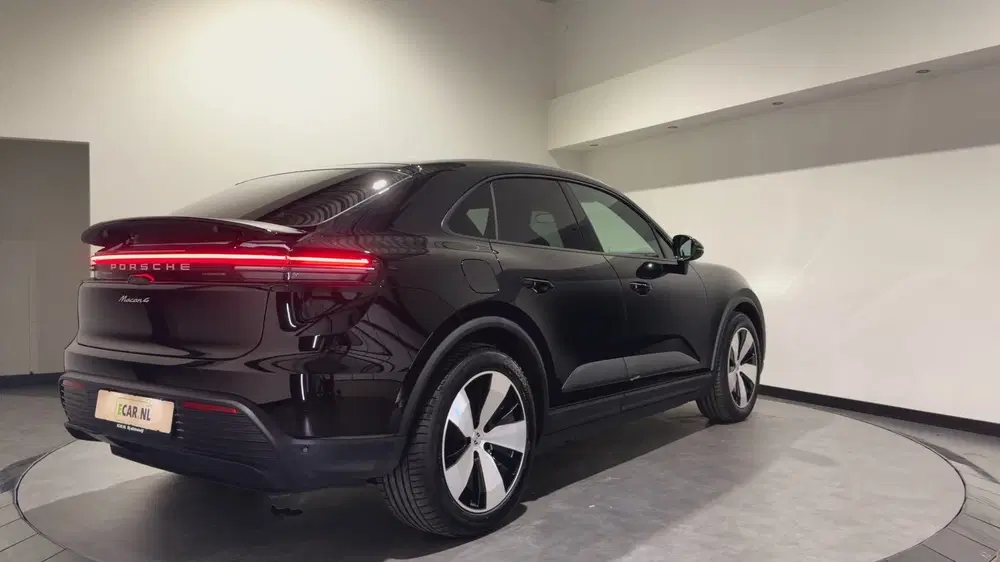 Porsche Macan 4 100 kWh uit 2025, foto 4