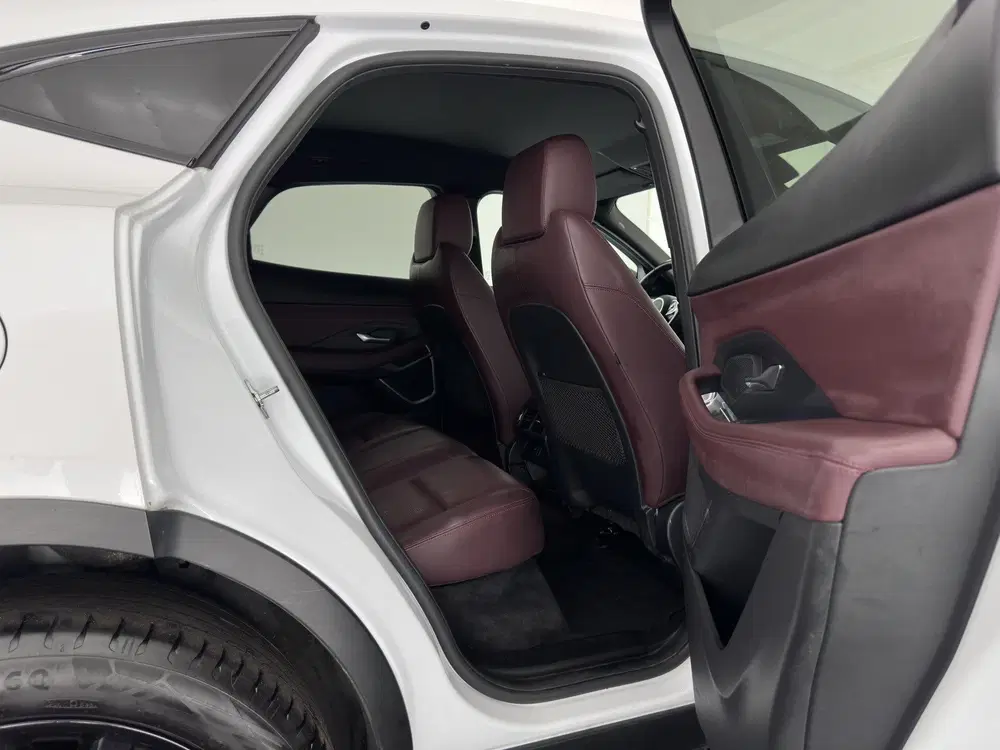 Jaguar E-Pace 1.5 P300e AWD R-Dynamic HSE (Plug-in) {SoH uit 2022, foto 11
