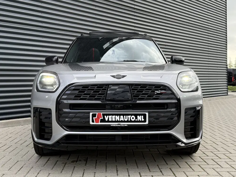 Mini Countryman 1.5 C John Cooper Works L H&K uit 2024, foto 2
